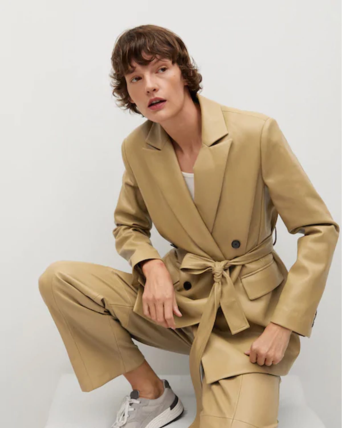 Belt faux-leather blazer